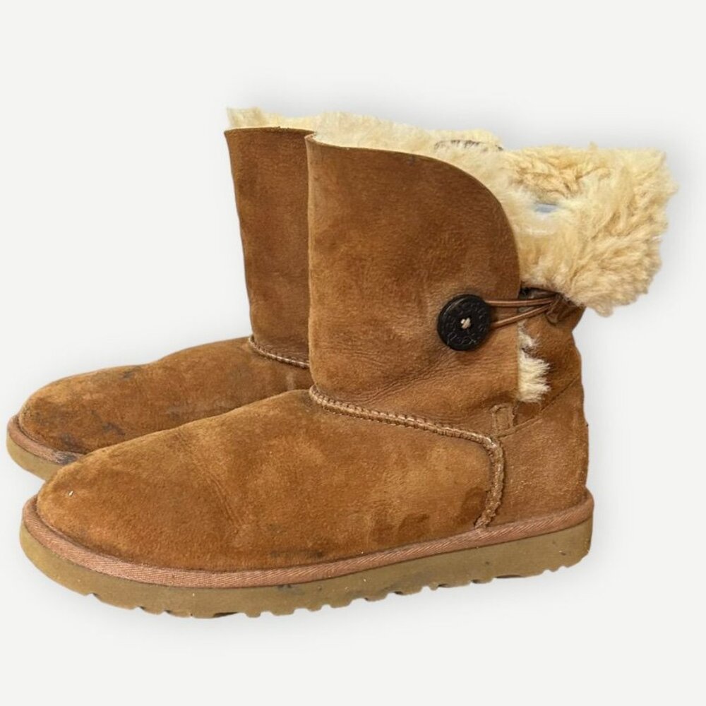 UGG Bailey Button Short Boot 5 Chestnut Tan Shearling Suede Comfort Classic